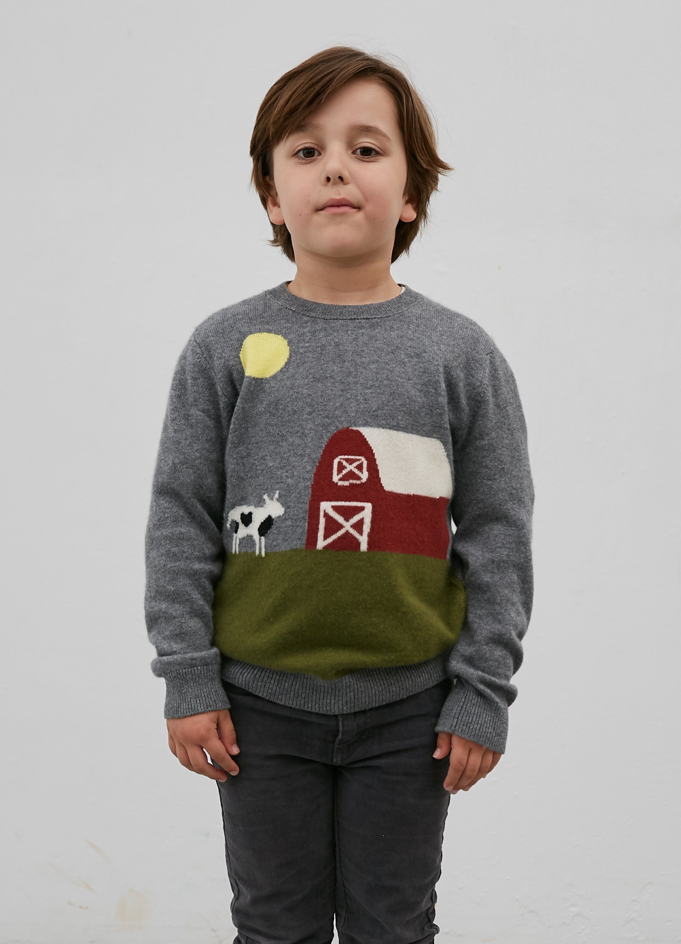 El modelo mide 1.2 m y usa talla 6-7