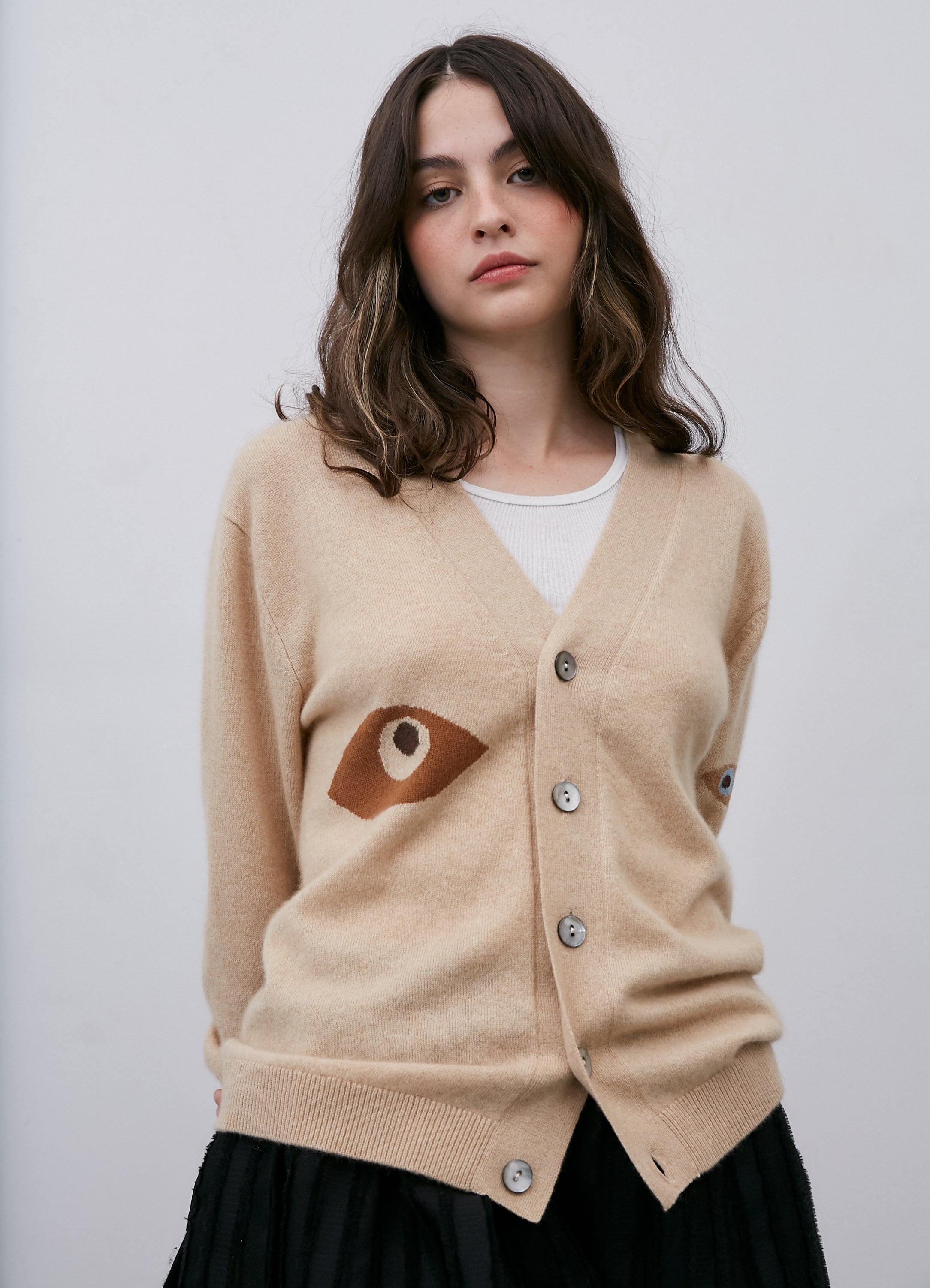 La modelo mide 1.72 m y usa talla Extra Small
